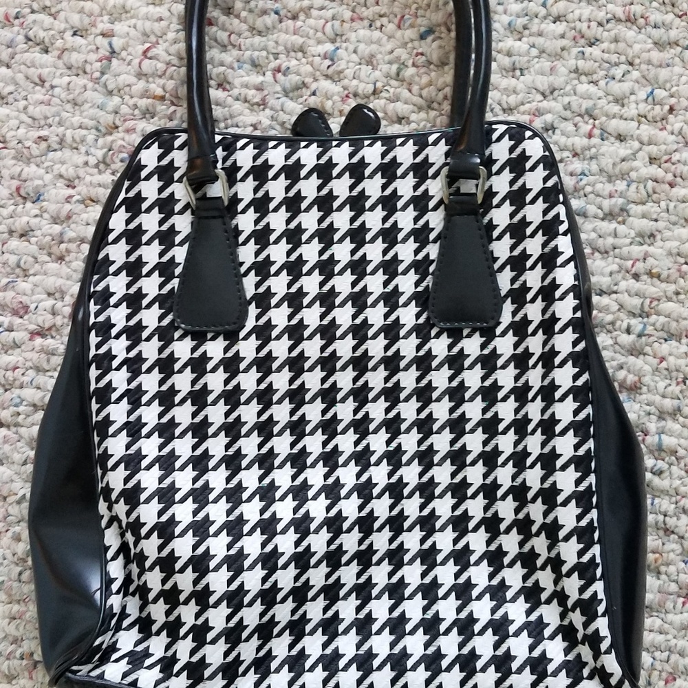 Liz Claiborne Houndstooth Handbag